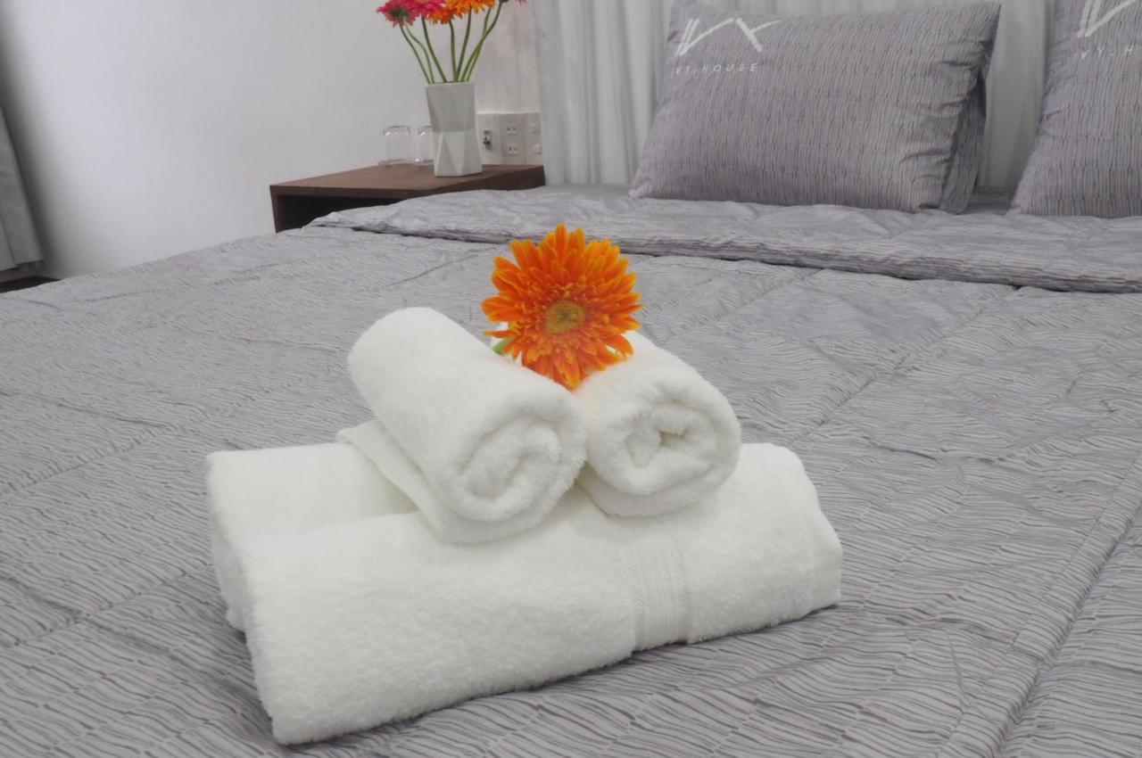 Ivy House Hotel Hue Bagian luar foto